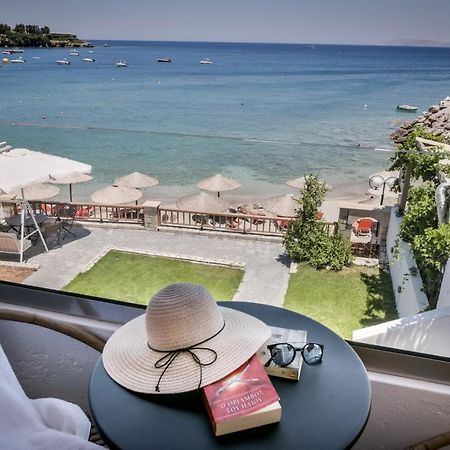 Laia Seafront Luxury Apartments Agia Pelagia Eksteriør billede
