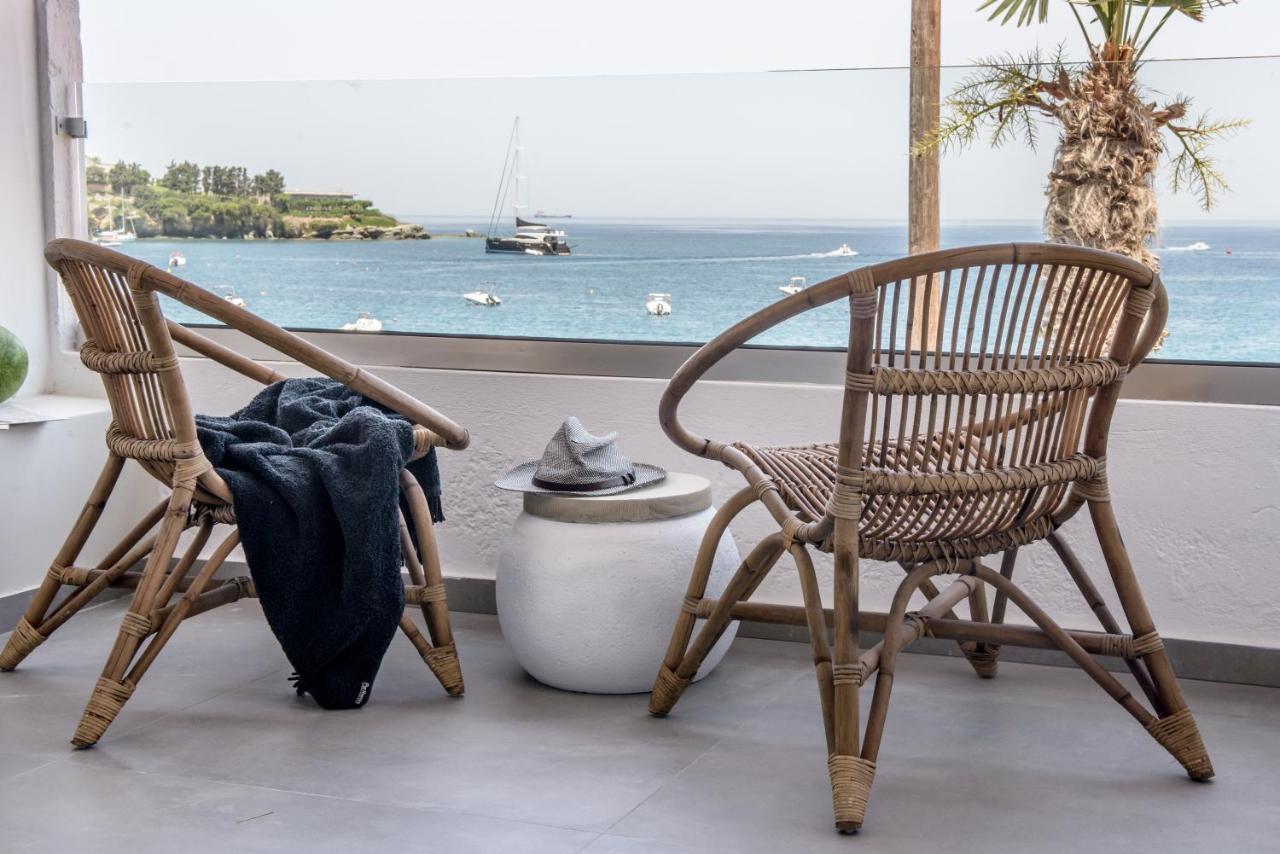Laia Seafront Luxury Apartments Agia Pelagia Eksteriør billede