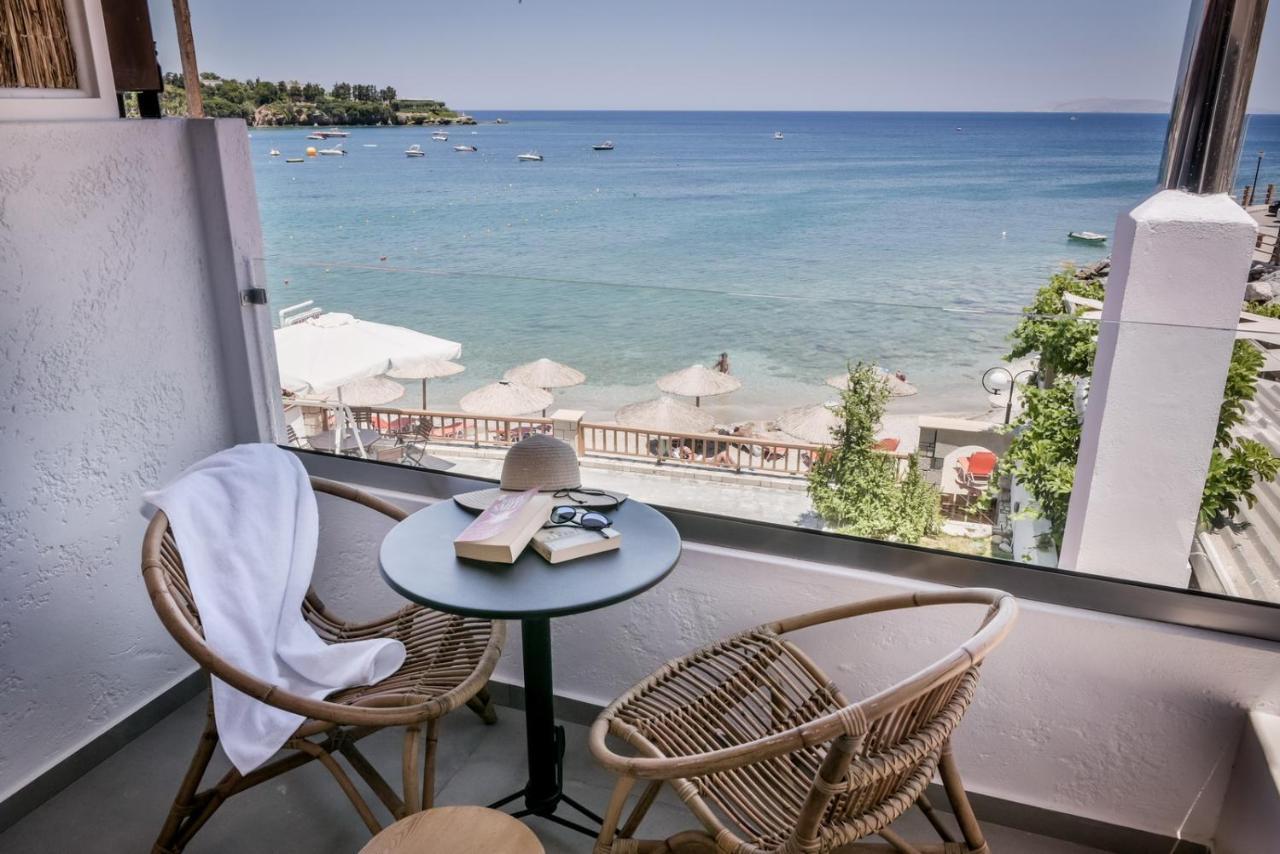 Laia Seafront Luxury Apartments Agia Pelagia Eksteriør billede