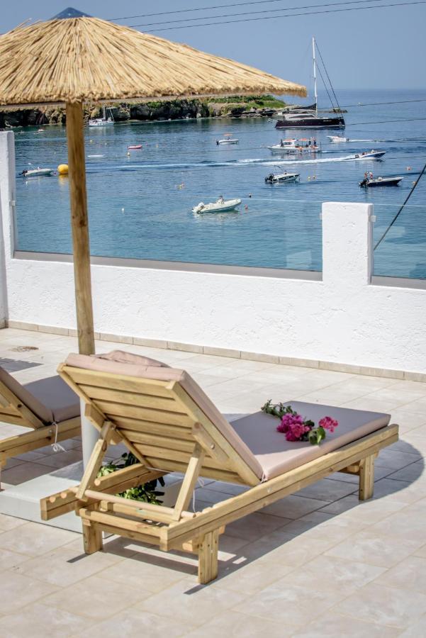 Laia Seafront Luxury Apartments Agia Pelagia Eksteriør billede