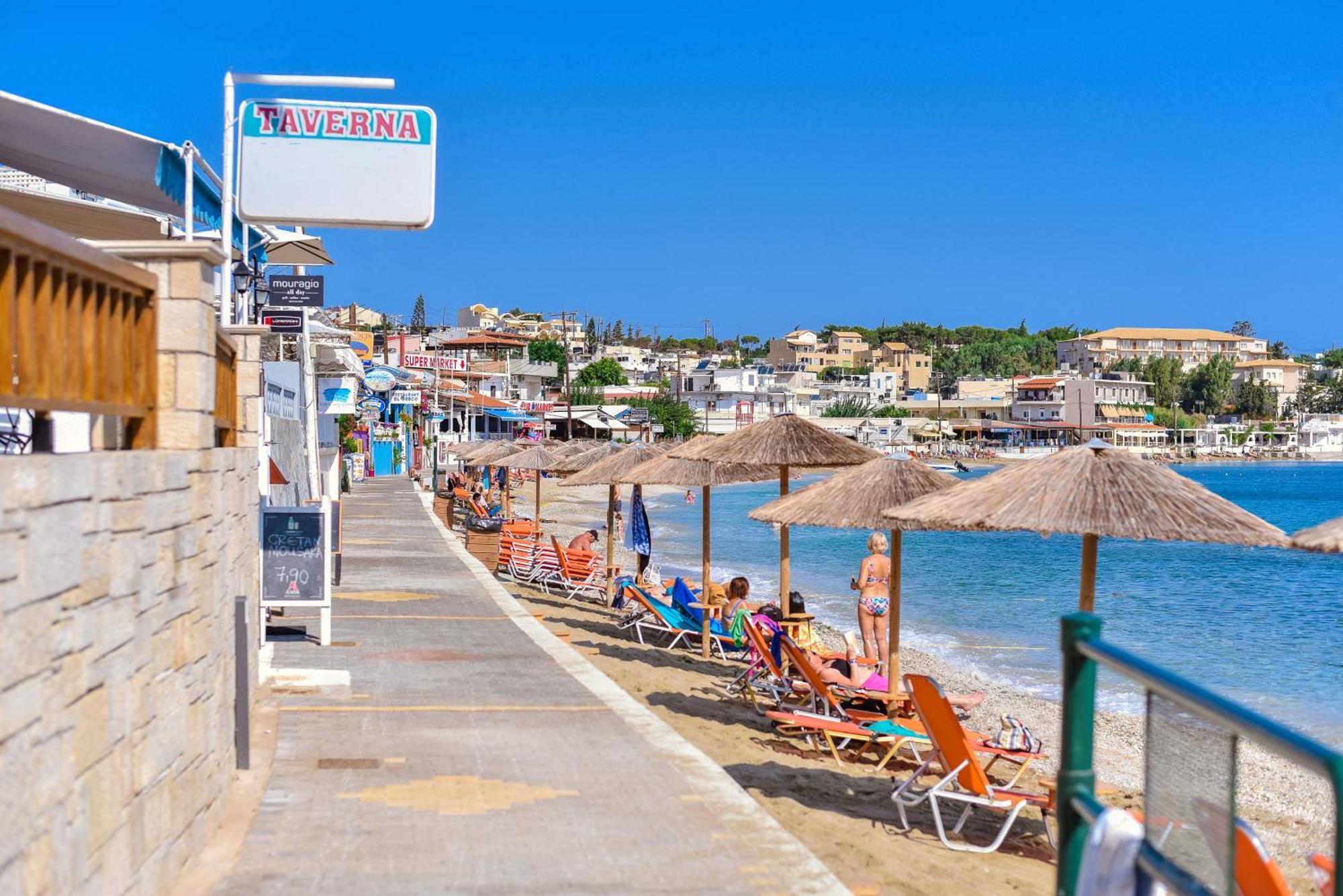 Laia Seafront Luxury Apartments Agia Pelagia Eksteriør billede