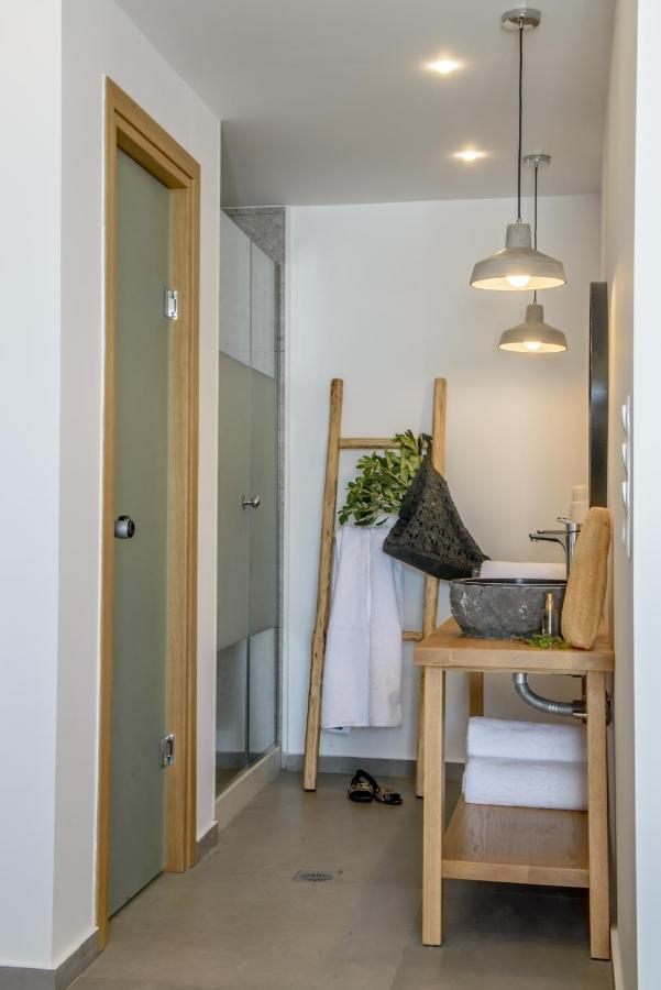 Laia Seafront Luxury Apartments Agia Pelagia Eksteriør billede
