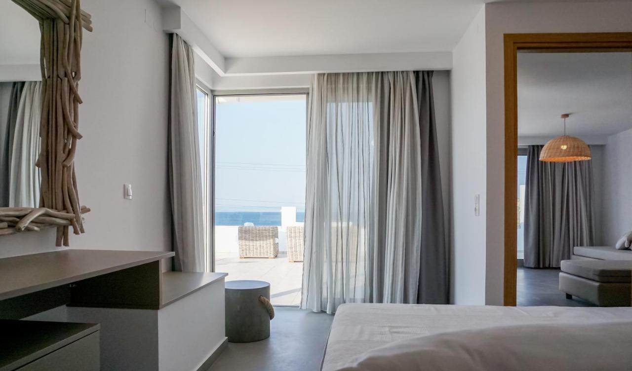 Laia Seafront Luxury Apartments Agia Pelagia Eksteriør billede